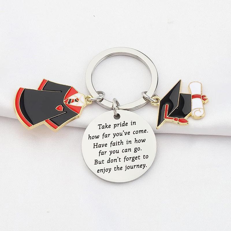 

2025 Graduation Gown Cap Keychain Student Jewelry Personalized Accessories Pendant Gifts Forever Souvenir