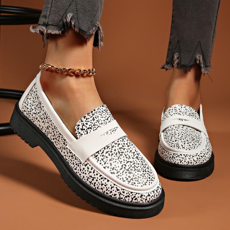Новые весенне-осенние мокасины большого размера на толстой подошве повседневные одинарные туфли с леопардовым принтом для женщин 43 белый 2834₽