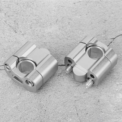 Coppia 22mm/28mm 1/8in 7/8in Morsetti Riser Adattatore Manubrio Moto Lega di Alluminio CNC Argento