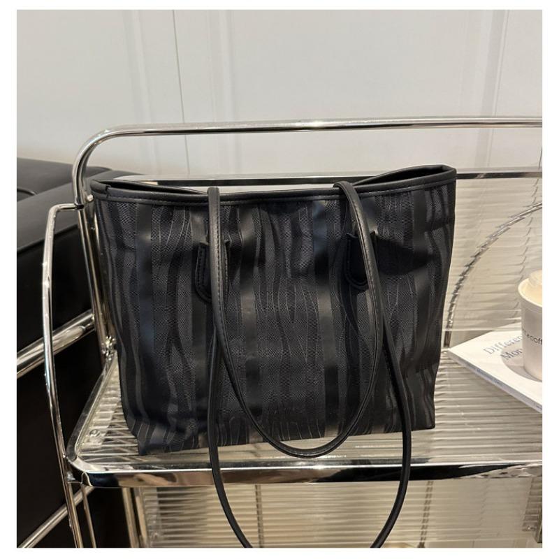 

Stylish and simple big bag women s new trendy texture shoulder bag large capacity short commute tote bag чёрный