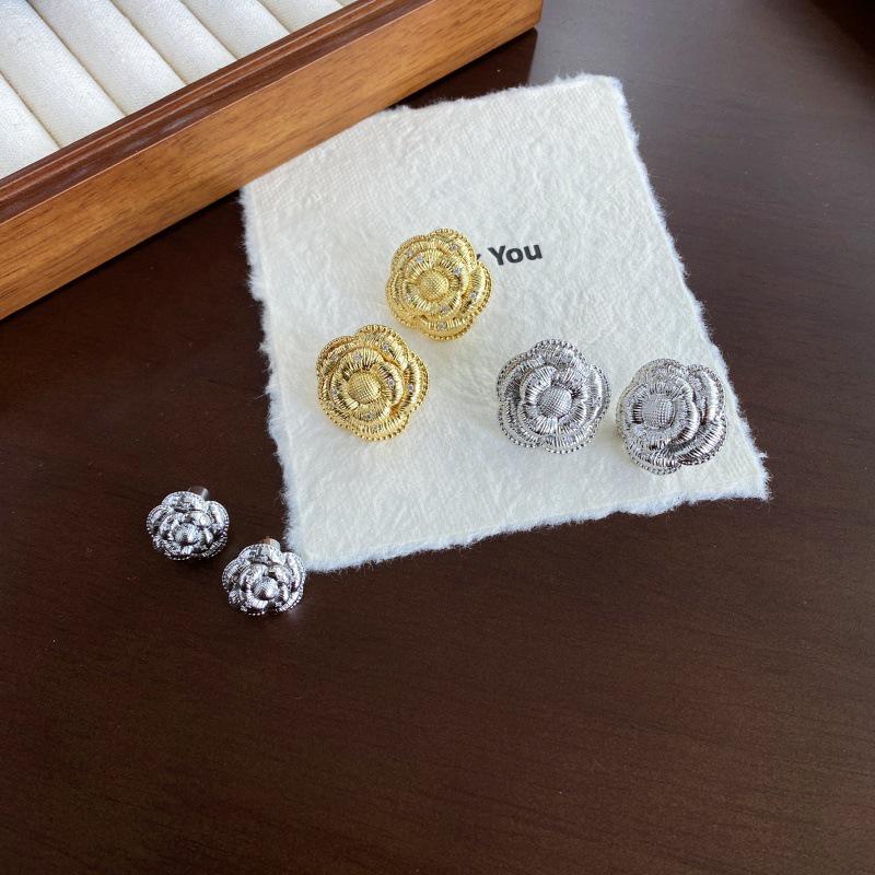 925 Silver Camellia Earrings: French Retro Style, Light Luxury Fashion, High-End Niche Design