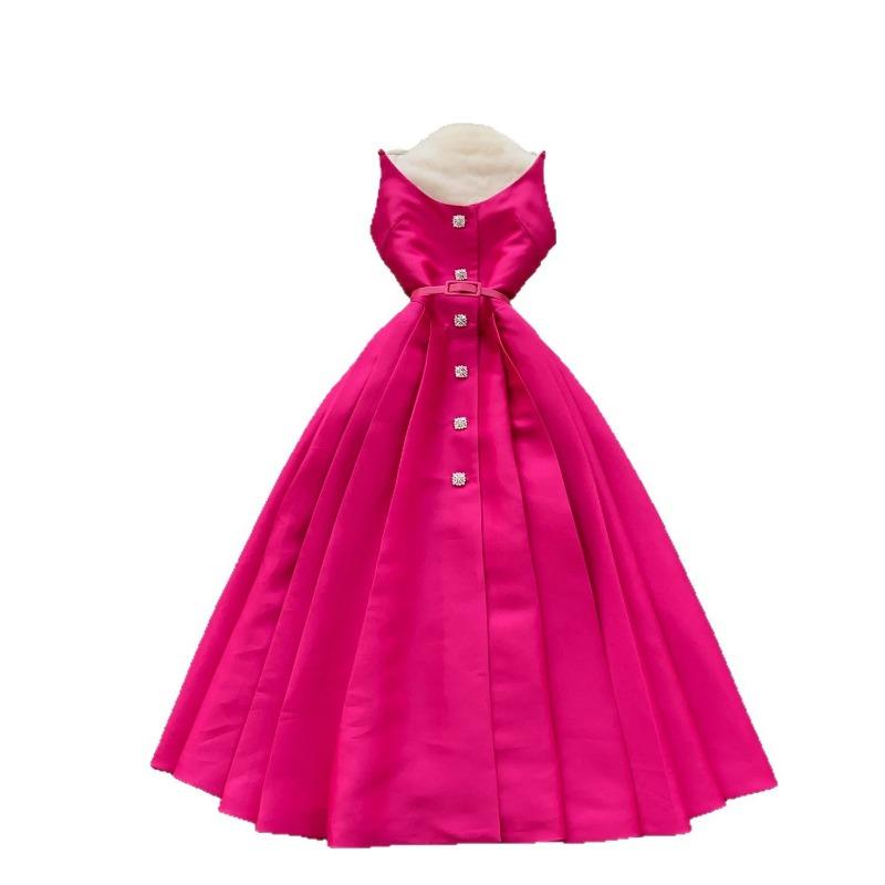 A Light Luxury Thousand-gold Style Halter Dress for Women's Wear In Summer Featuring A Slimming and Elegant Design