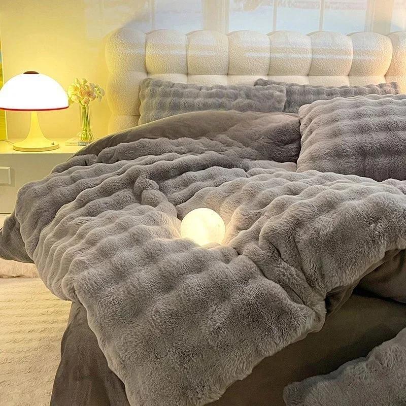 Plush Four Piece Set Double Sided Warm Coral Fleece Quilt Cover Winter Thickened Soft Bed Sheets Pillowcases Bedding Products