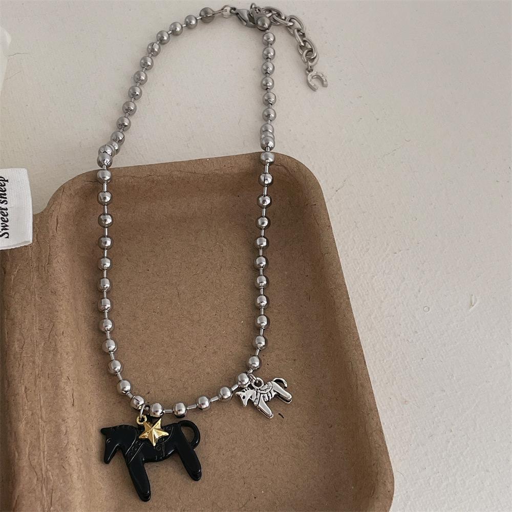 

Minar Funny White Black Rose Red Color Enamel Colt Horse Pendant Necklaces for Women Silver Plated Alloy Beads Chain Chokers 37cm