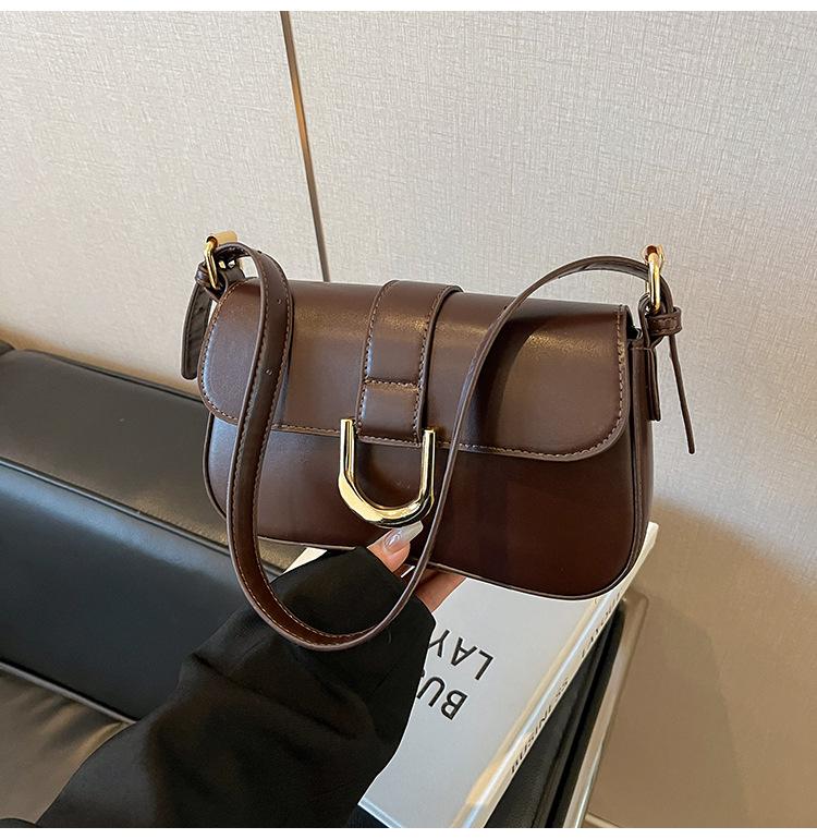 2025 new Korean version retro fashion casual commuter bag retro horseshoe buckle underarm bag single shoulder crossbody small square bag