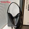Street Style Woven Tote Bag For Women With Large Capacity And Magnetic Closure