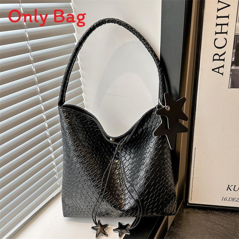 Street Style Woven Tote Bag For Women With Large Capacity And Magnetic Closure