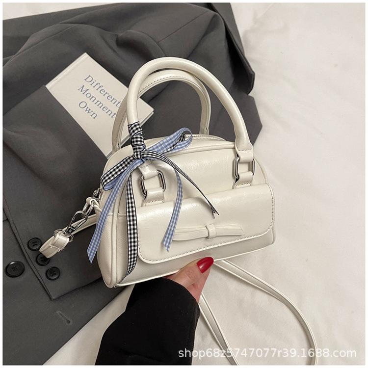 South Korea's Popular Simple Niche Portable Bow Bowling Bag 2025 New Niche Design Casual Messenger Bag