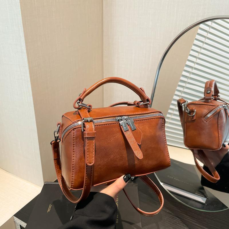 High-end Niche Bag Women's Retro New Fashion Messenger Bag Women's Portable Pillow Bag