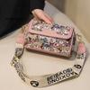 Borsa a Spalla Jacquard Orsetto Borsa a Tracolla Cilindrica Cartone Animato con Patta Borsa da Donna a Tracolla Larga Borsa a Tracolla da Donna alla Moda Pratica Regalo per Ragazze