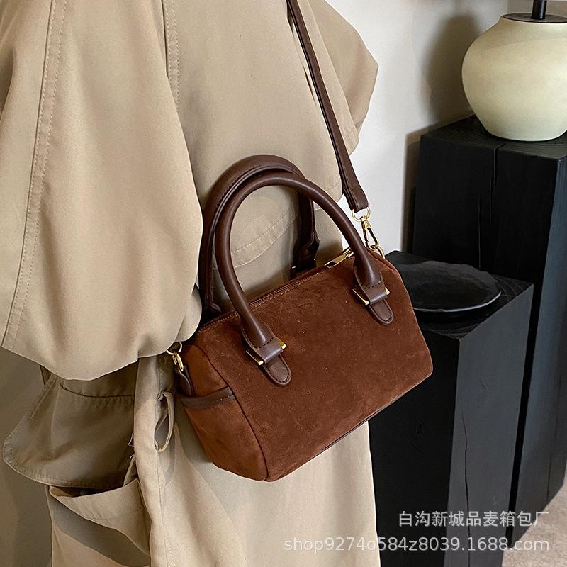 This Year's Popular Fashion Handbag Women's 2025 New Temperament Suede Shoulder Bag Foreign Style Crossbody Bag
