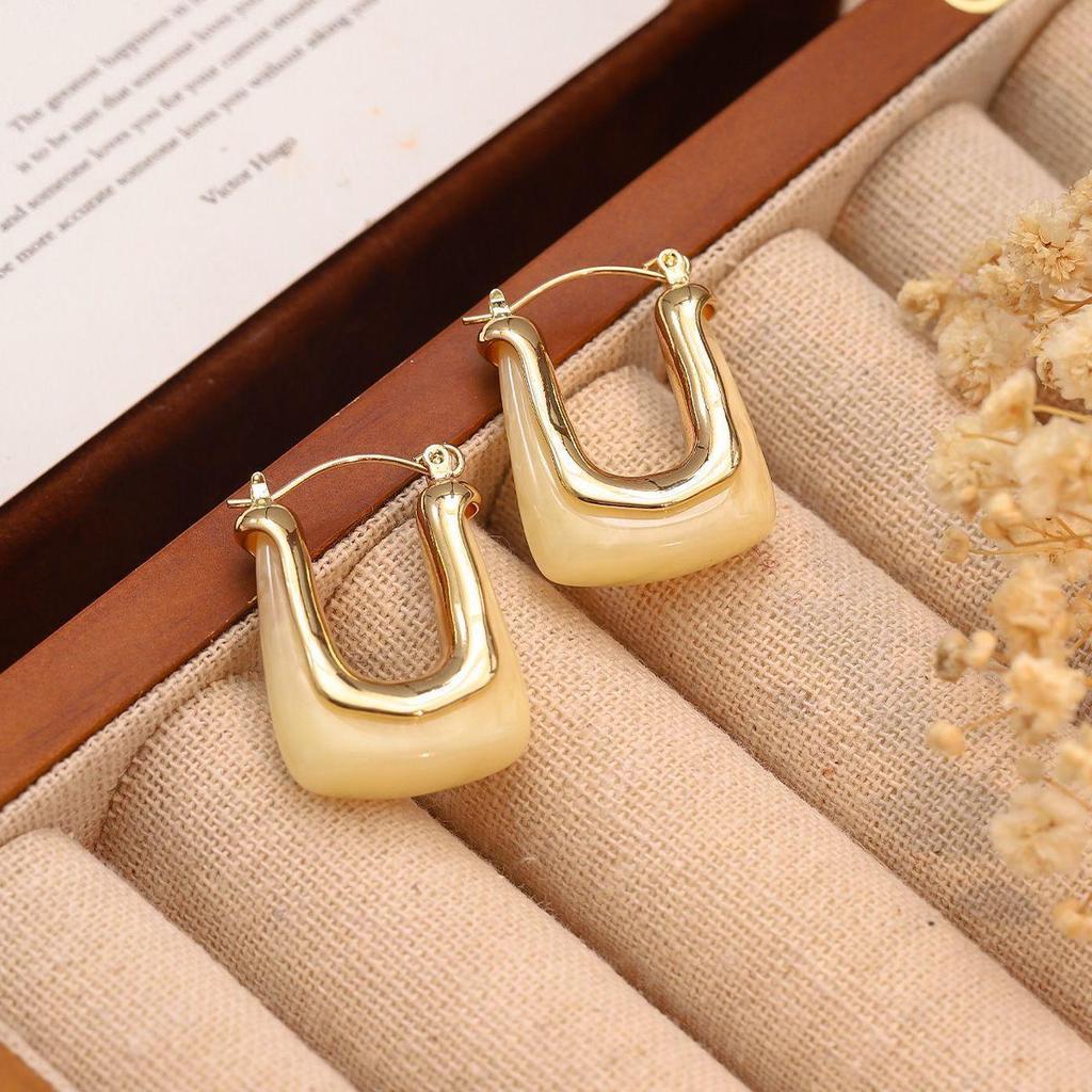 European Retro U-Shaped Stud Earrings - Elegant French Maillard Style