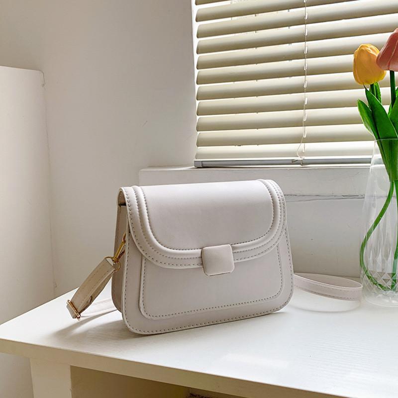 Vintage Inspired Fashionable Pu Shoulder Bag For Women 2023 Spring Collection