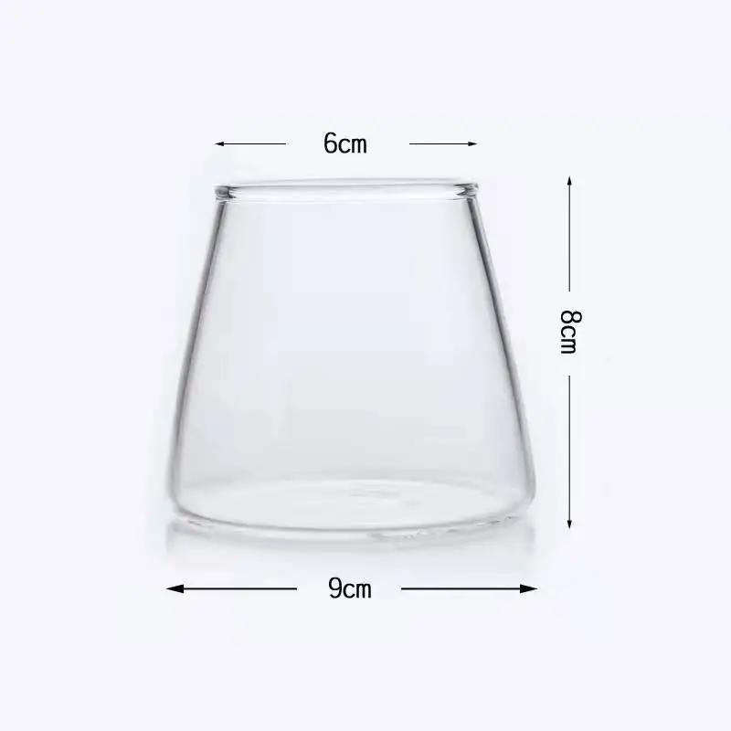 Monte estilo japonês. Caneca de cerveja de vidro Fuji, copos para café da manhã, leite, suco, copo, rede, uísque vermelho, vidro, blackjack, ins, café, utensílios para bebidas