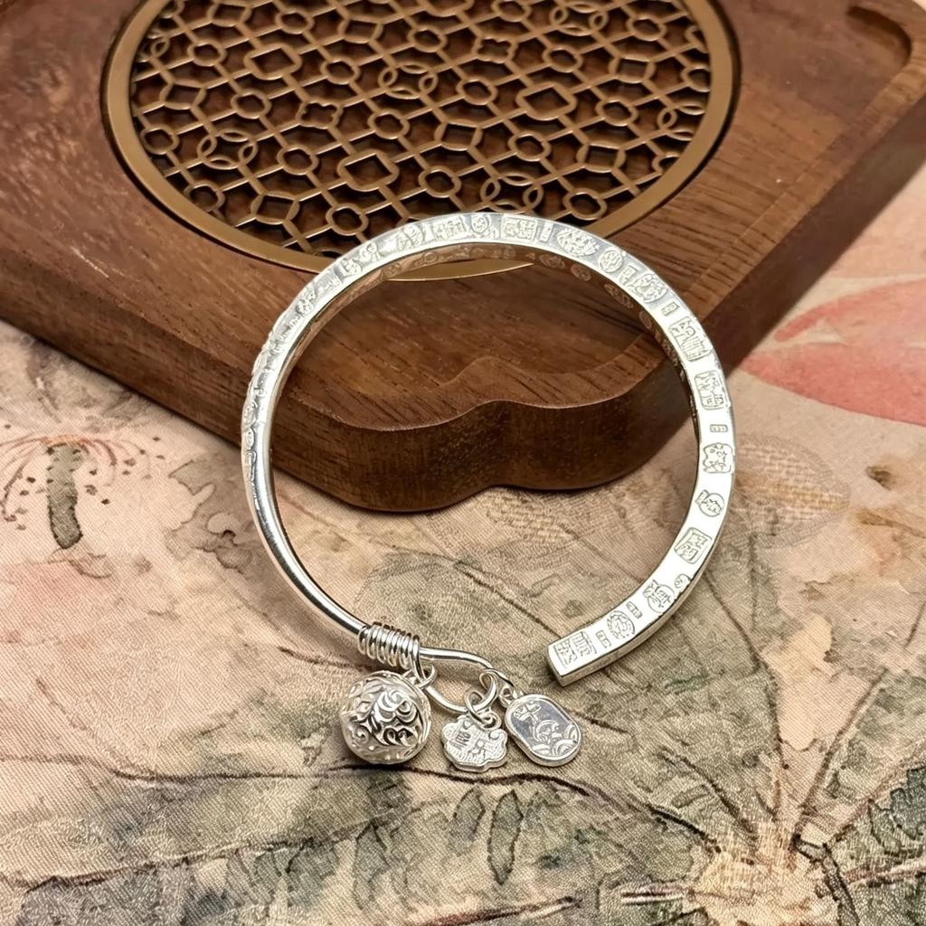 New Chinese-style palace bell auspicious bracelet niche design fashionable and simple opening solid bracelet birthday gift for girlfriend
