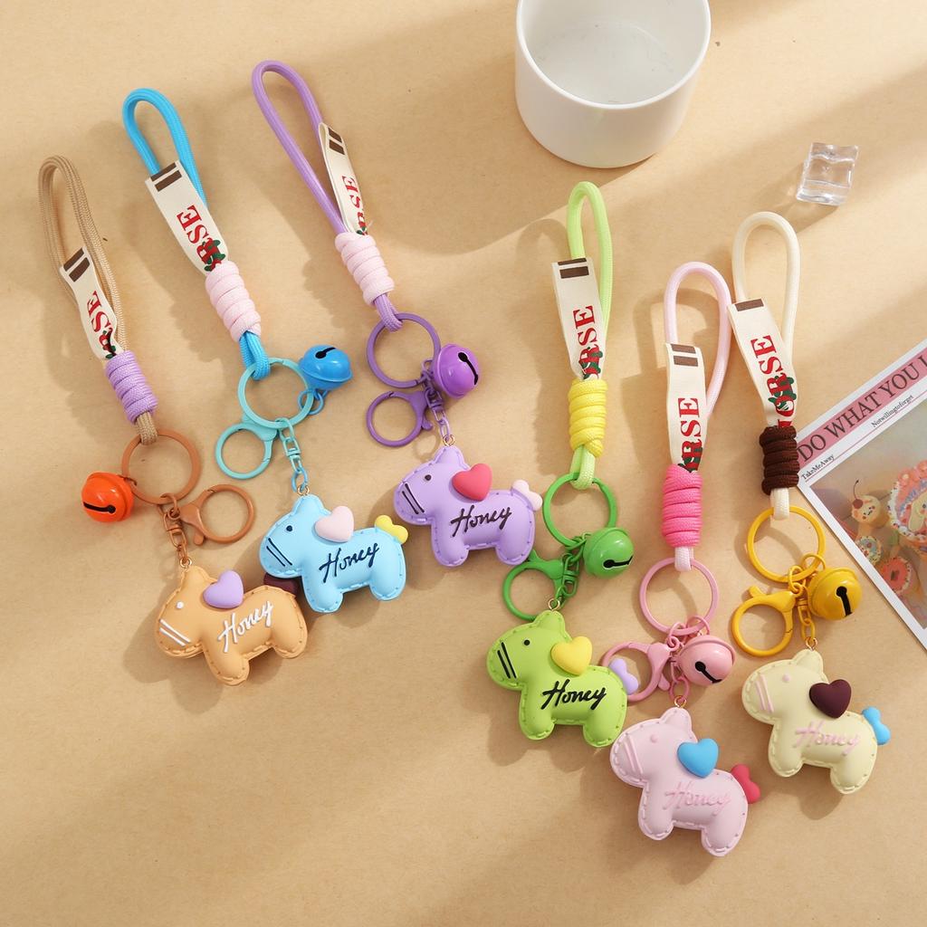 New Resin Love Pony Keychain Female Bag Pendant Car Keychain Bag Small Pendant