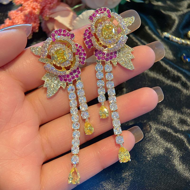 2022 Nouvelles Boucles d'Oreilles Exquises et Colorées en Zircon Bleu Fleur de Rose à Longes Pampilles pour Femmes Élégantes Bijoux de Mariage et de Fiançailles