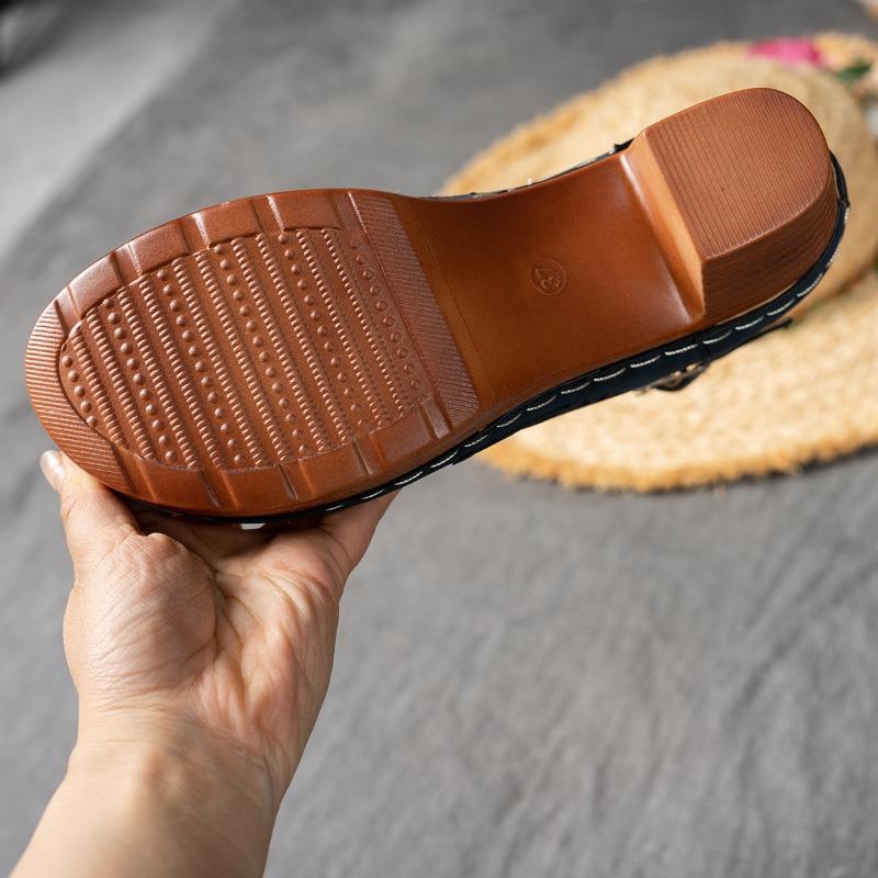 Summer Cut-out Heeled Sandals Women's 2025 New Thick-heeled Plus-size Buckle Roman Sandals