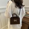 Sac pour femme portable design de niche nouvelle mode sac à bandoulière polyvalent simple sac messager de navette fourre-tout