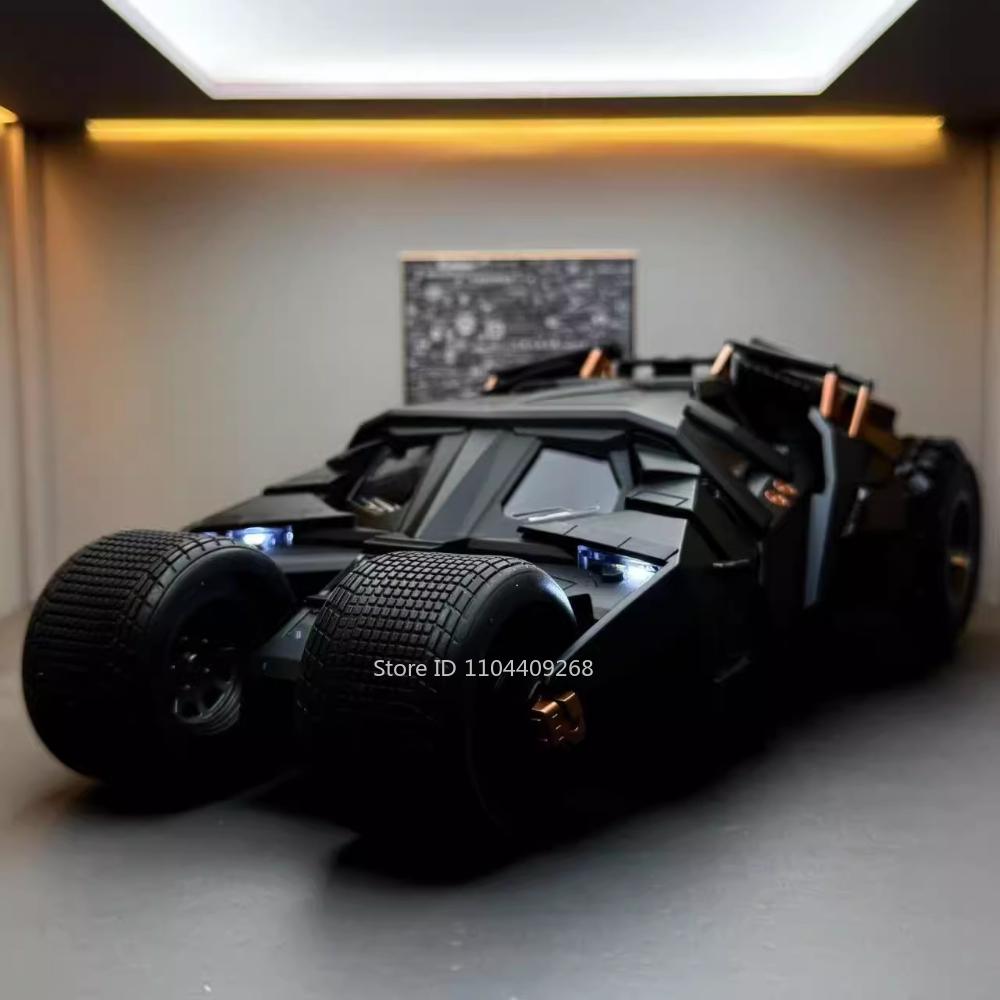 1:18 Large Size The Dark Knight Trilogy Batmobile Sports Car Model Toy Sound Light Spray Shock Absorption Models Ornaments Gifts