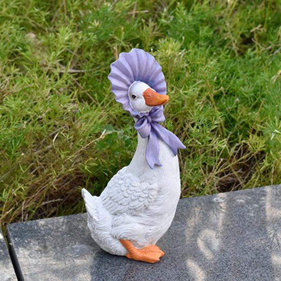 2Pcs Resin Duck Statue, Lightweight Waterproof Sun-Resistant Garden Decoration, Cartoon Style Duck Figurine for Home Courtyard Balcony Windowsill