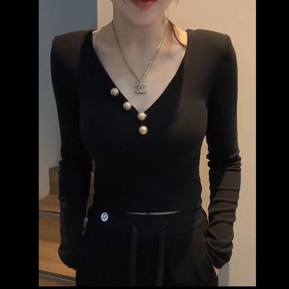 Autumn/Winter 2025 Slim V-neck Long-sleeve Base Layer Top - Sexy Versatile Women's Short T-shirt.