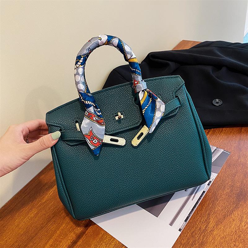 New Fashionable Lychee Pattern Lock Platinum Bag Portable Shoulder Oblique Span Women's Bag