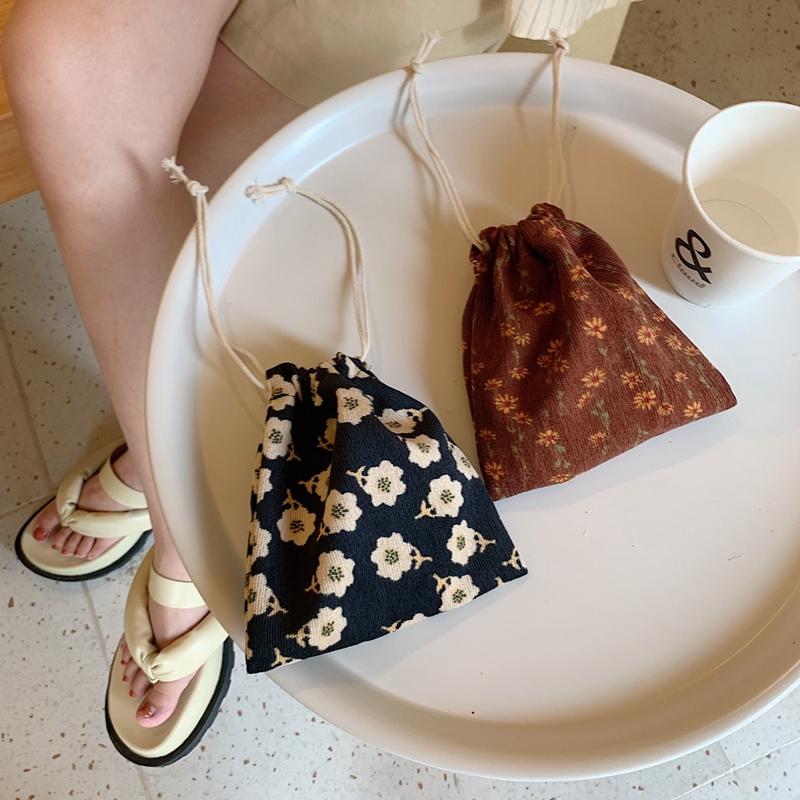 Retro Travel Storage Bag Mini Cosmetic Pouch Cute Pouch with Drawstring Travel Portable Cosmetic Lipstick Bag Makeup Handbag