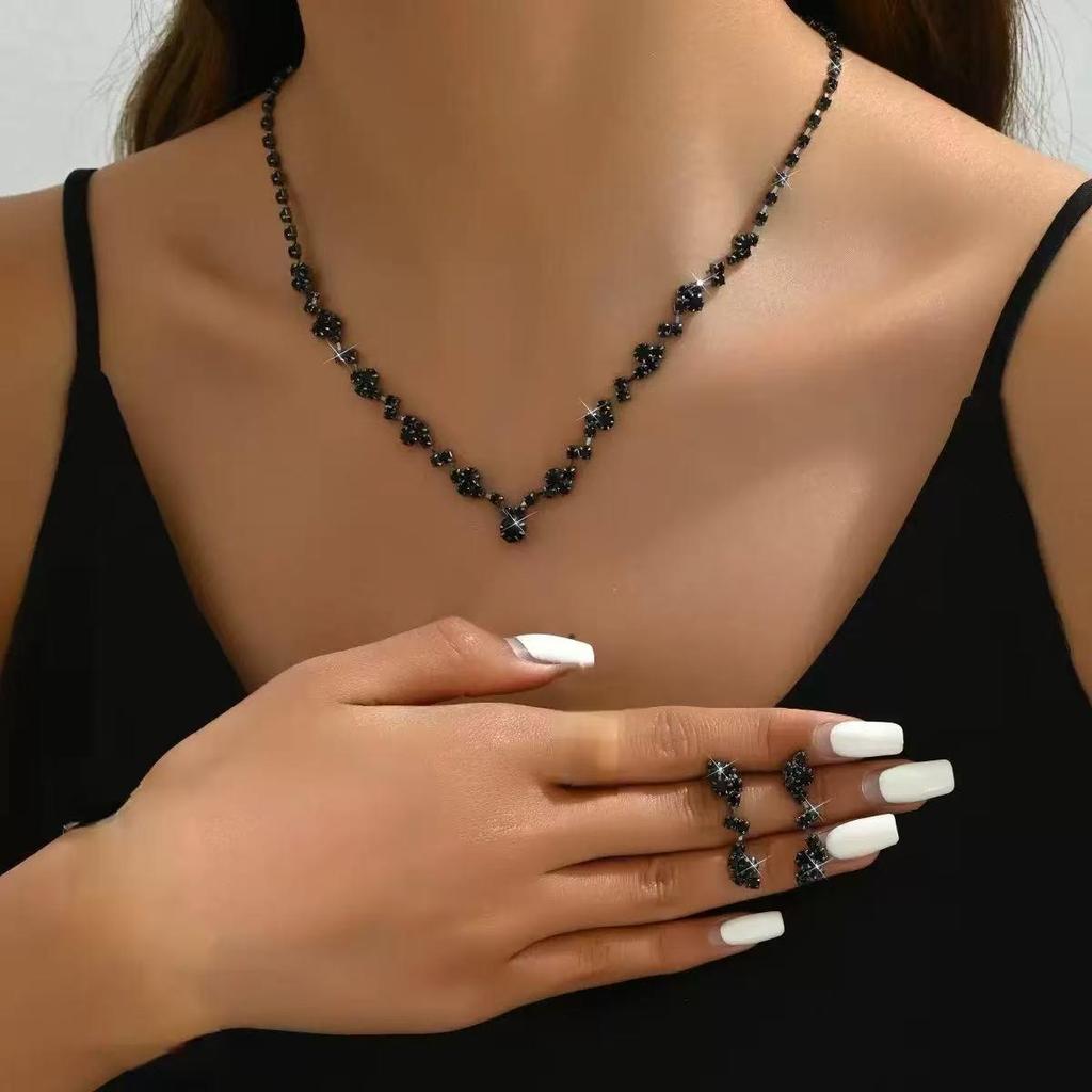 Elegantní mezikontinentální svatební souprava náhrdelníku a náušnic s kamínky