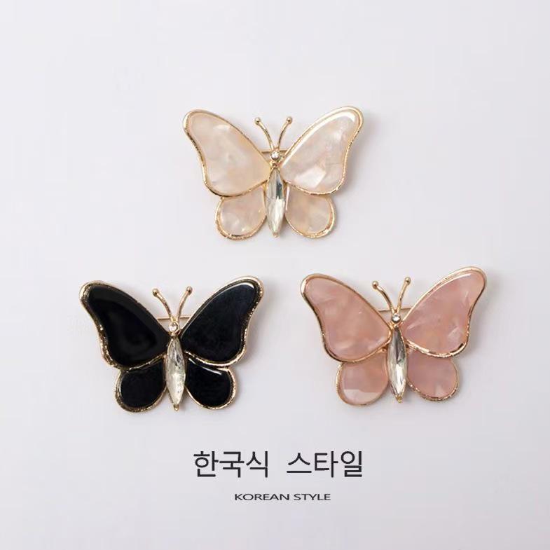 Butterfly Luminous Metal Tassel Brooch – Elegant & Versatile Alloy Accessory