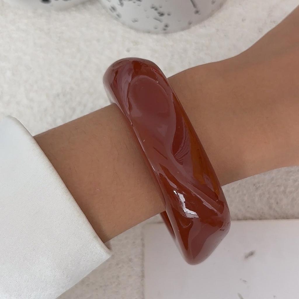 Ingemark 3 Styles Exaggerated Resin Plastic Wide Bangles for Women Vintage Stackable Bracelets Y2K New Year Hand Jewelry Gift