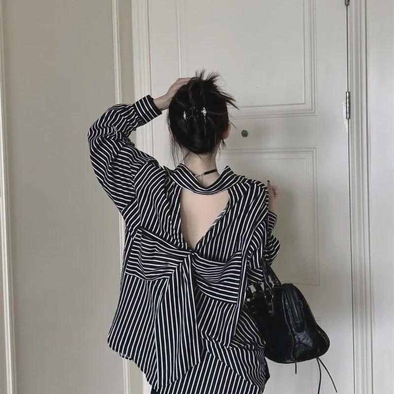 2024 Herbsthemd mit Fliege hinten: Schickes, vielseitiges Design