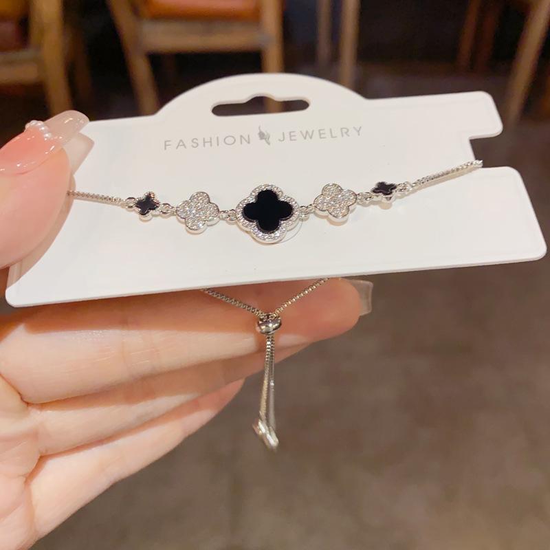 Unique and trendy zircon bracelet - women's light luxury, versatile design