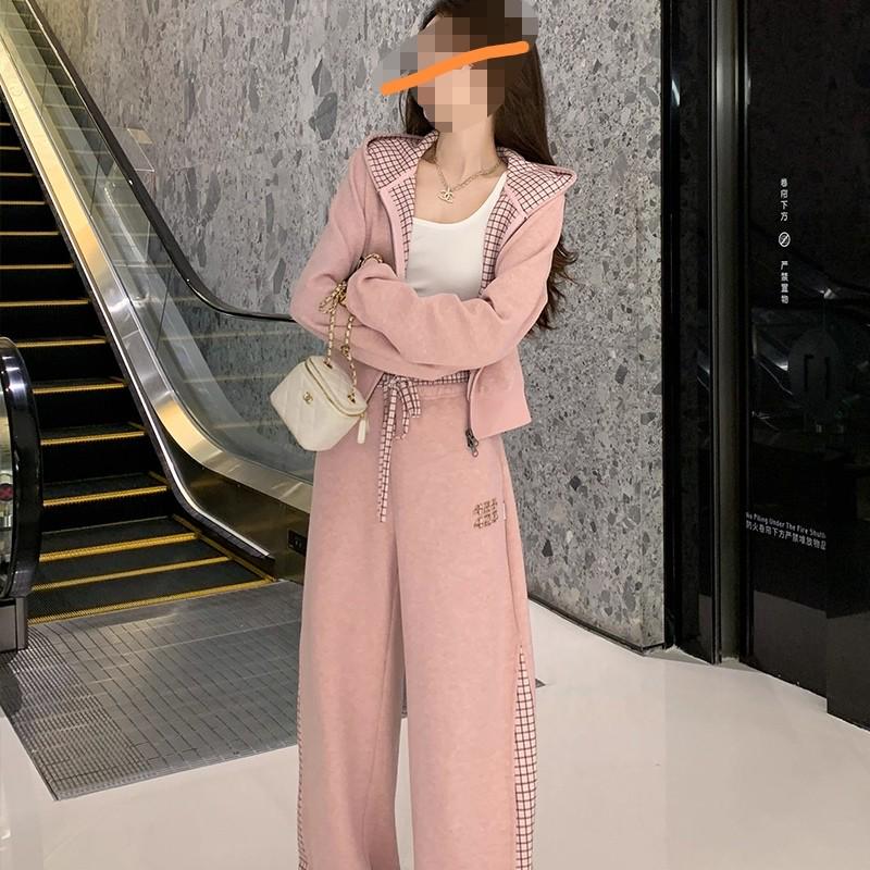 

Stylish Women s Autumn 2026 Age-Defying Hoodie & Wide-Leg Pants Set S (70-90 lbs)
