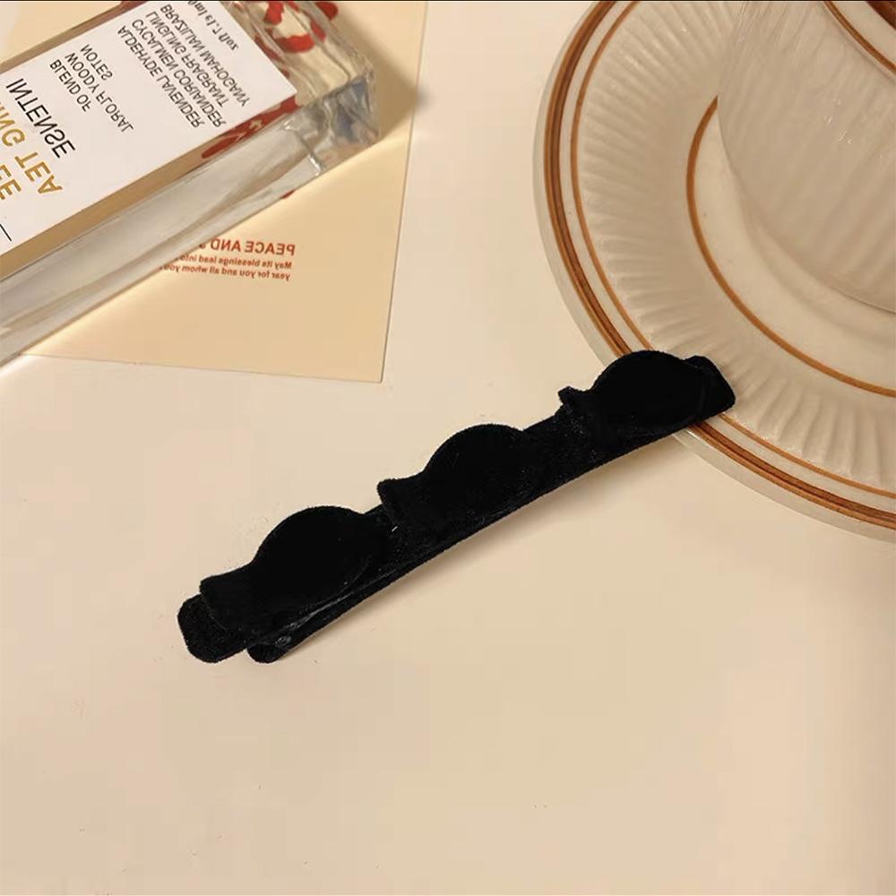 

Набор корейских заколок для волос Duckbill Side от Simple Girl — милые, универсальные аксессуары для челок и кос