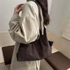 Single-shoulder Retro Large-capacity Stylish and Elegant High-end Women's Bag, Fashionable and Simple Design.