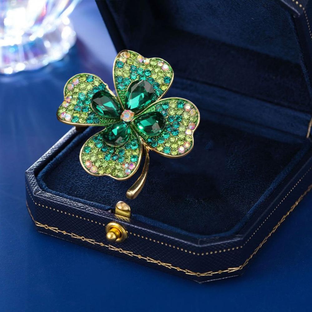 

Изысканная высококачественная брошь в виде цветка с четырьмя листьями, женский высококачественный корсаж, темпераментный универсальный костюм, булавка в виде цветка, аксессуары, подарок Electroplated real gold зелёный