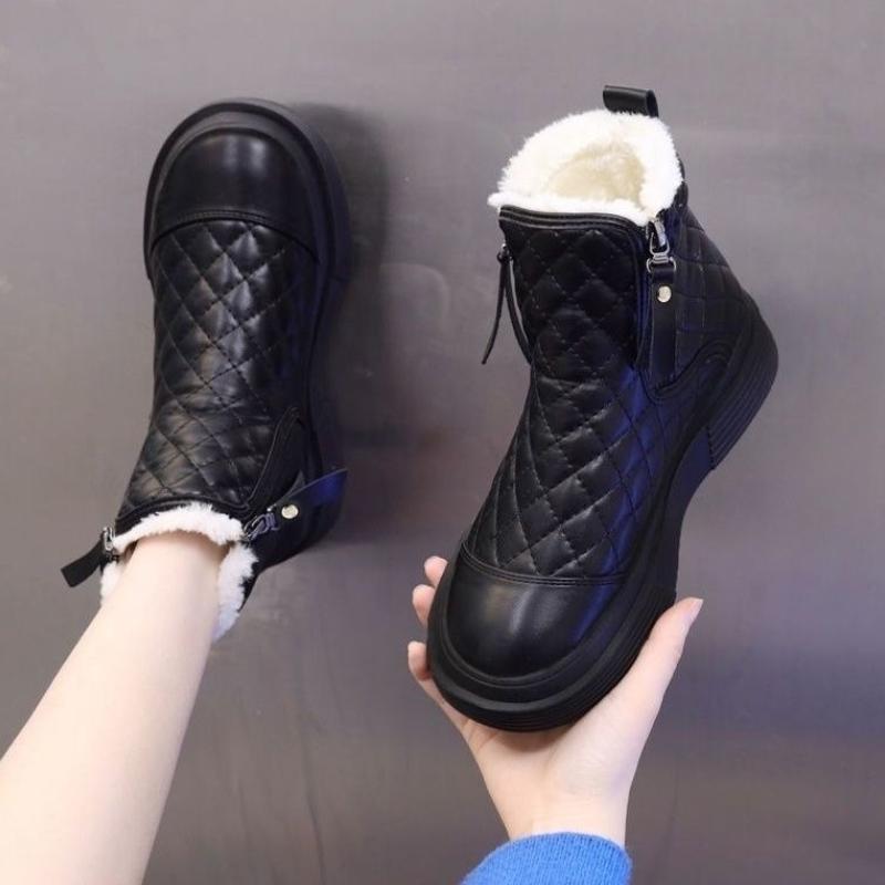 Black Round Toe Waterproof Ladies Shoes Flat Leather Women'S Snow Boots Y2K Winter Furry  Novelty Booties On Promotion