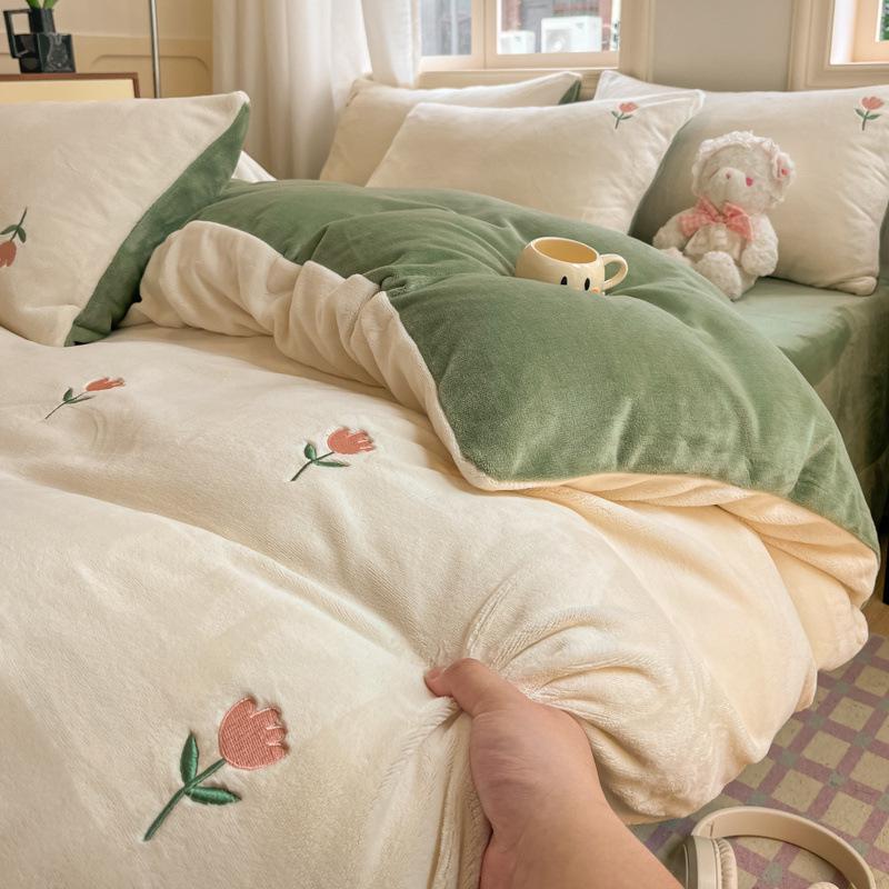 2025 New Thickened Warm Velvet Flannel Coral Fleece Bedding Set - Autumn/Winter Duvet Cover & Three-Piece Bedsheet
