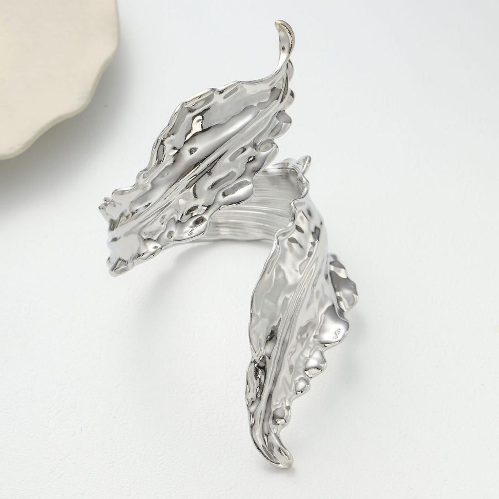 Premium women's bracelet gold-plated personality exaggerated leaf winding electroplated opening bracelet