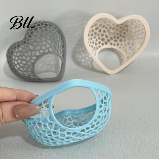 Ornamental Shrimp Habitat Floating Betta Hammock Heart Shape Aquarium Hideout Feeding Ring Hideaway Cave Bed Resting Spot for Nano Tanks Corydoras