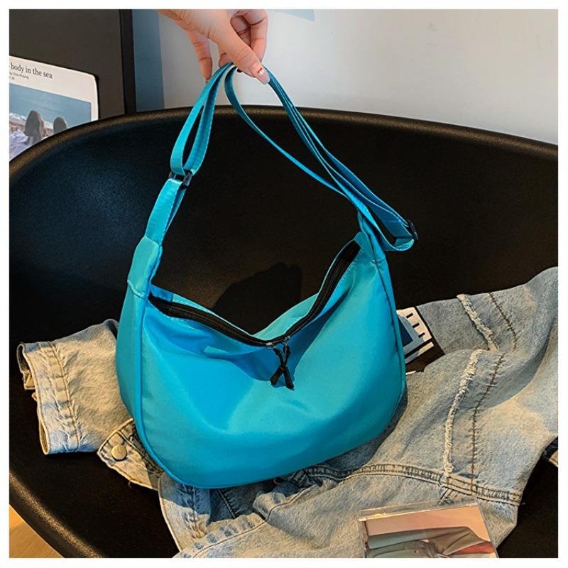 Bag women's new spring and summer tide large-capacity messenger bag casual and lightweight Oxford cloth simple dumpling bag