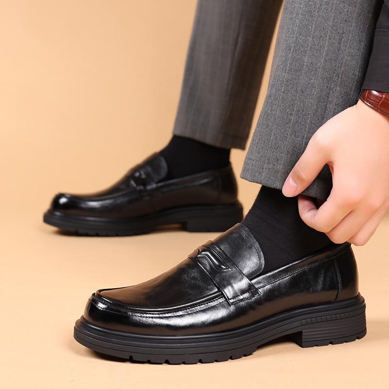 Neue Herren-Slip-on Leder Business-Schuhe: Ohne Schnürsenkel, Dicke Sohle, Perfekt für Hochzeiten und Vorstellungsgespräche. Idealer britischer Freizeitstil.