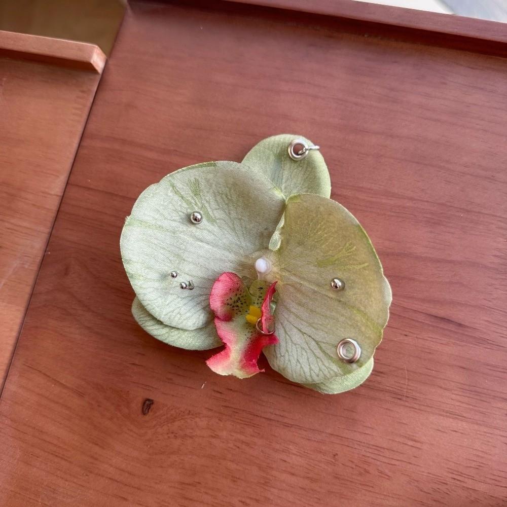 Dekorace na batoh Klíčenka s orchidejí Phalaenopsis Dárky Simulace Květinový přívěsek Taška