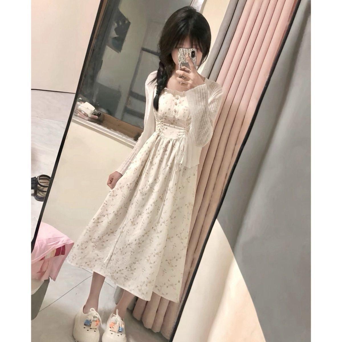 

Kuaishou Celebrity Sweet Floral Shawl Cardigan & Tie-Waist Camisole Dress Set XS