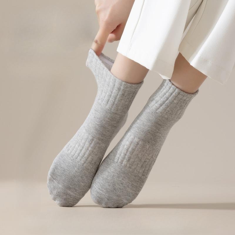 Female Autumn Pure Cotton Sports Badminton Boneless Short Tube Socks