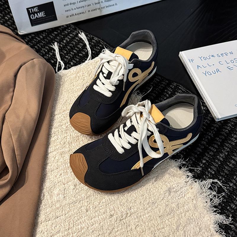 Lace-up platform German training shoes women's autumn and winter fashion retro color matching repair skin contrast color comfortable sports and leisu