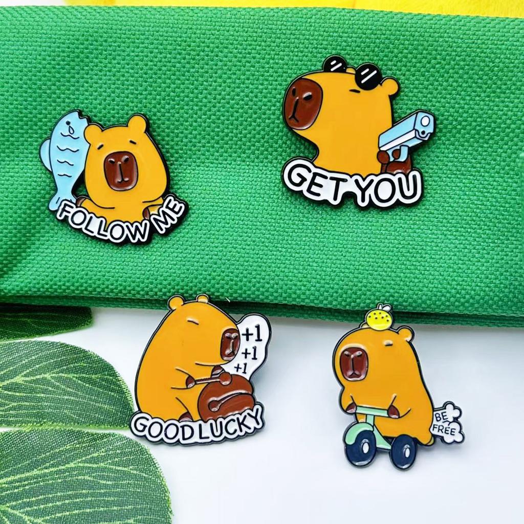 4pcs Animal Themed Brooch Capybara Charm Breastpin Stylish Party Accessory Fashion Lapel Pin Statement Jewelry for Women