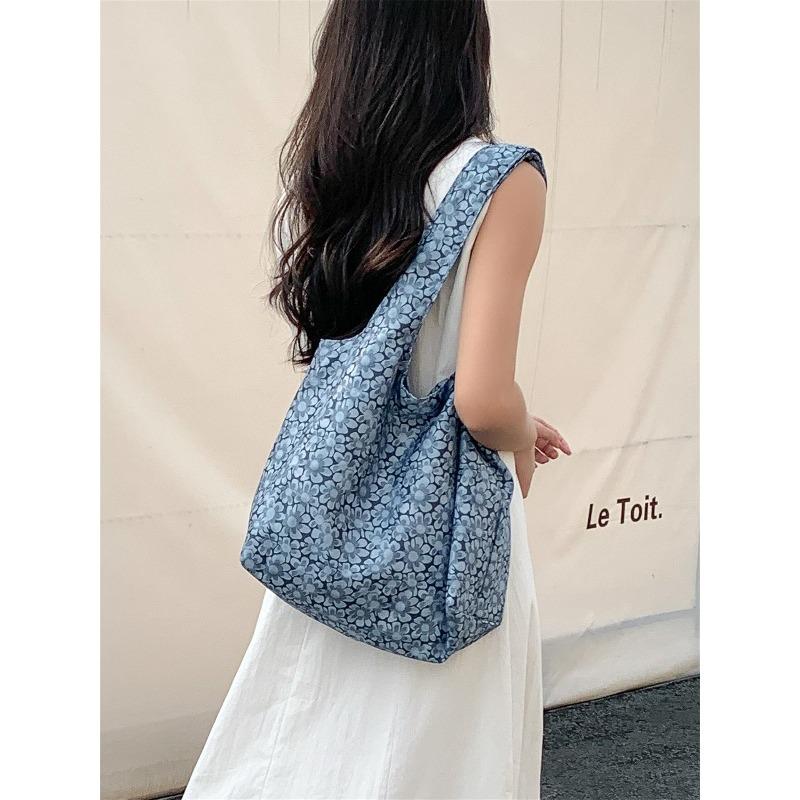 Large Capacity Shoulder Bag Women's Casual Printed Nylon Tote Bag Lazy Wind Spring and Summer New Shopping Commuter Bag