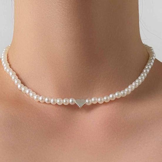 Fijne Nep Parel Choker, Elegante Kralen Ketting met Gouden Hart, Witte Kralen Choker voor Vrouwen Datum Feest Dagelijks Gebruik